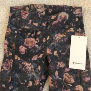 Lululemon ‘Speed Up Tight’ leggings